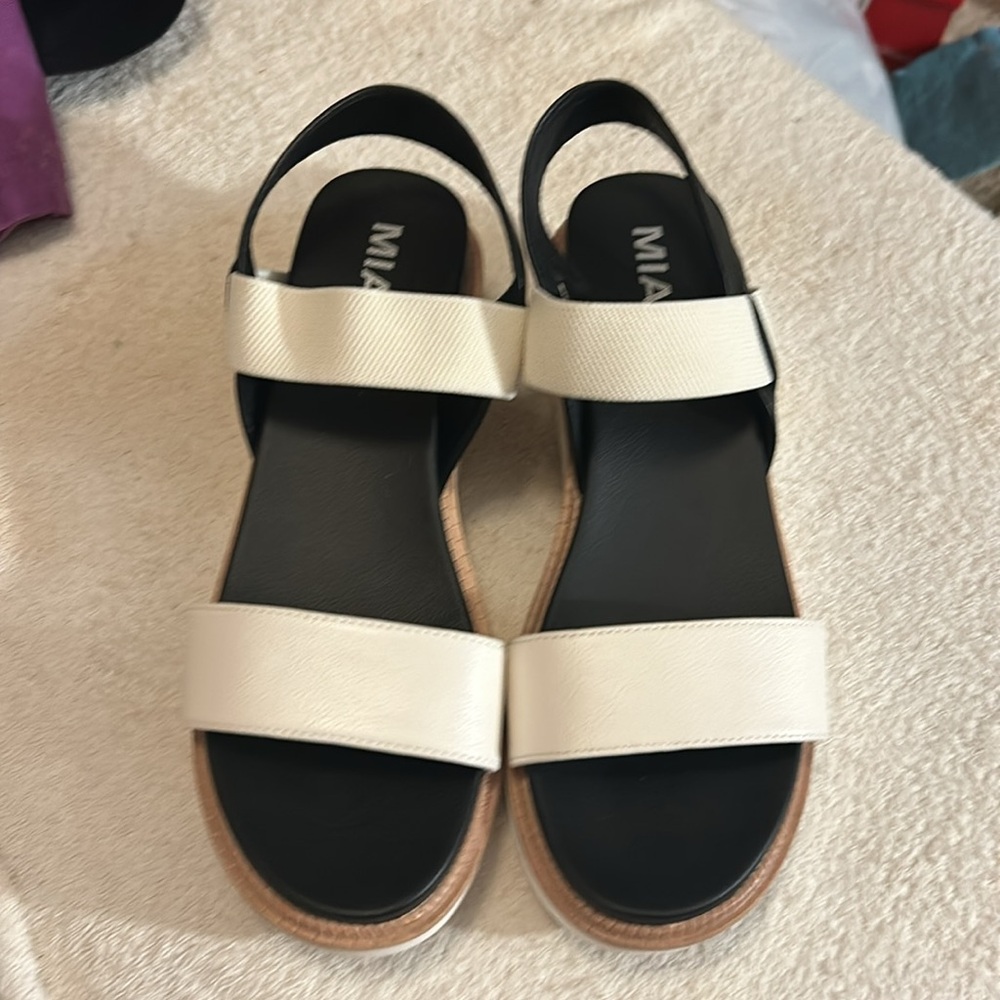 MIA ‎ , new, black and white lug sole sandals . Size 10 .  New
